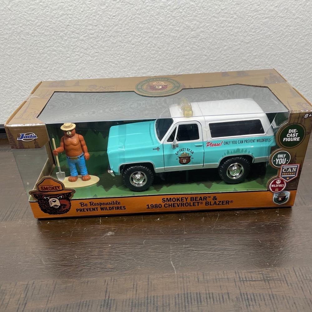 Jada Toys Smokey Bear & 1980 Chevrolet Blazer Die-Cast Set 36294 Teal White